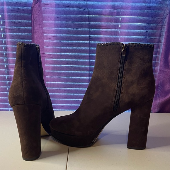 Marc Fisher Womens platform suede booties - Picture 2 of 6